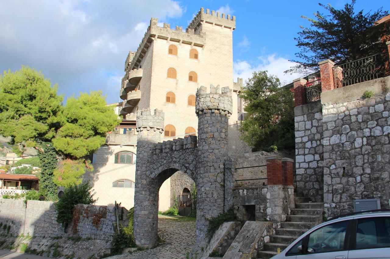 Hotel Castello Di Giuliano Montelepre Buitenkant foto